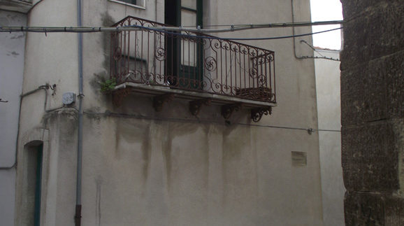 traditional house to buy in Italy